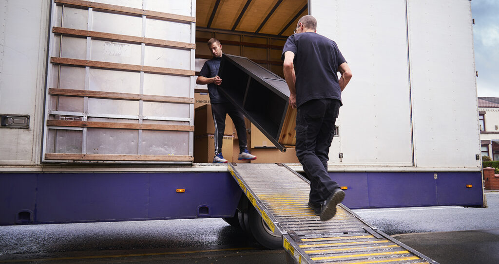 What Are the Benefits of Flat Fee Moving?