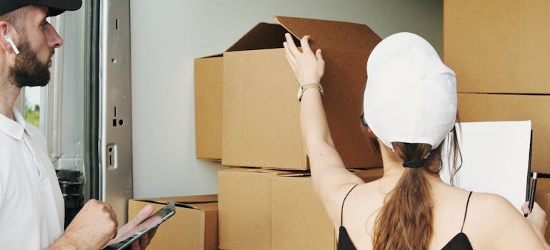When Is The Best Time To Move? And the Times to Avoid!