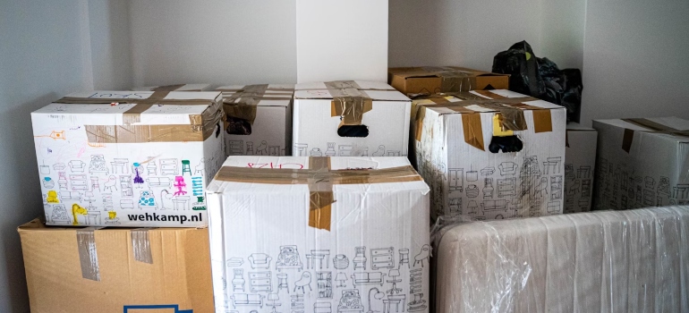 5 Reasons Why Container Use Is on the Rise for Small Furniture Moves